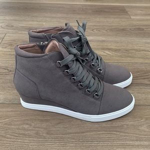 Brand new designer Paolo Women’s gray wedge shoe bootie sneaker in size 9.5 .
